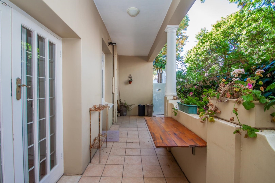 2 Bedroom Property for Sale in Sea Point Western Cape